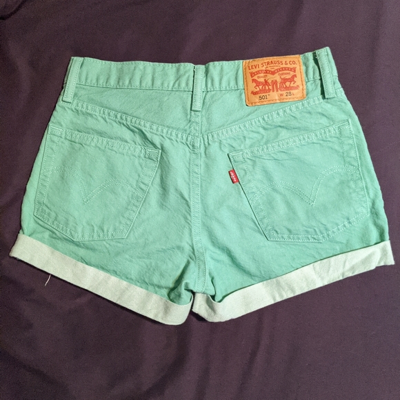 Green Levi's Jean Shorts - Mid-Rise - Picture 3 of 6